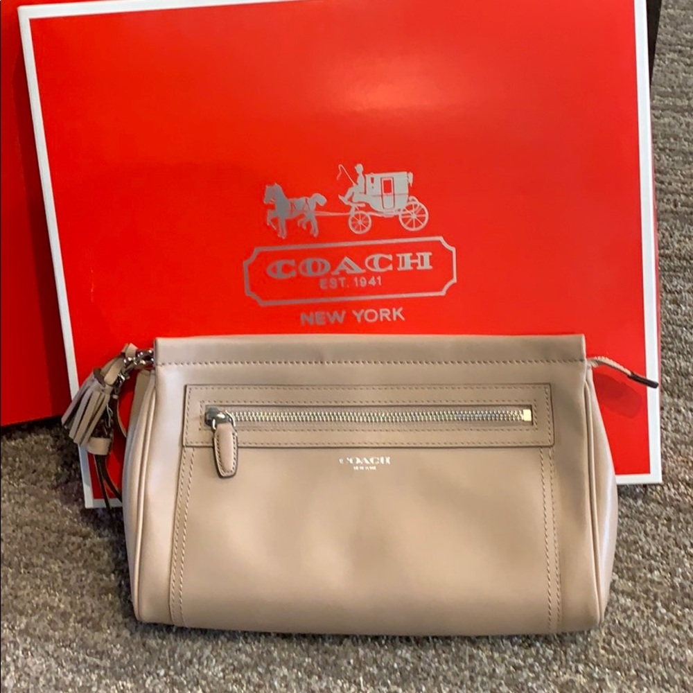 Coach Legacy Leather LRG Clutch